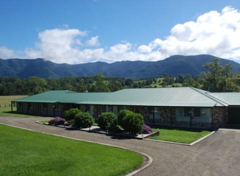 Top Airbnb: Pumpenbil Ridge Retreat in Tweed Shire Council