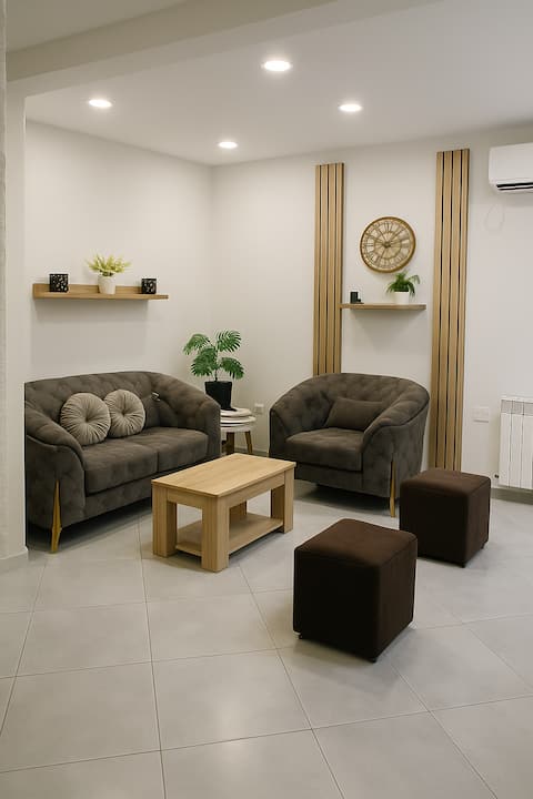 Charming 2-bedroom apartment close to the sea + car possible