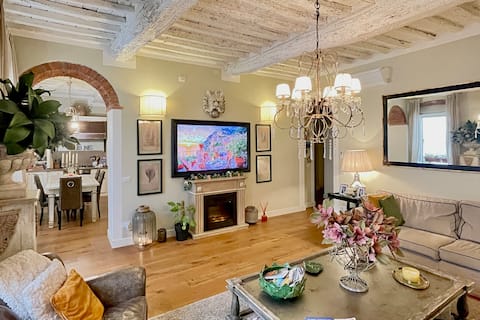 Proprietà Airbnb di successo: Casa Ettore - Luxury Stay in Historic Palazzo a Lucca