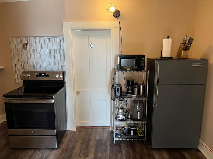 Private Room “B” In Hartford - Hartford, CT