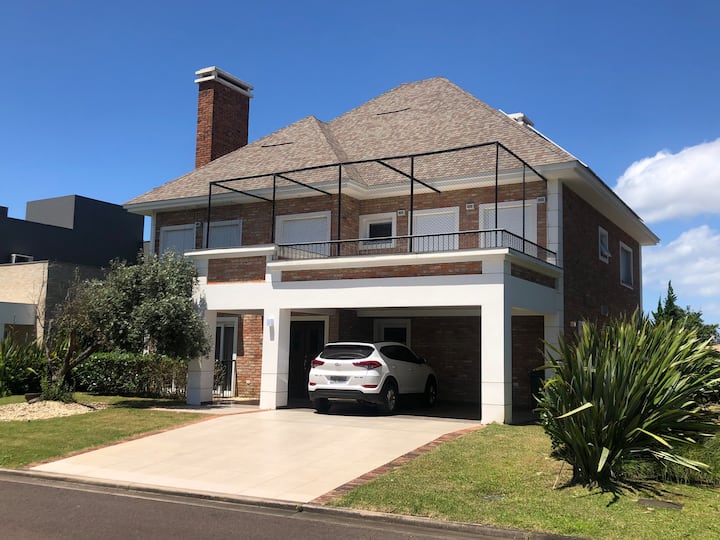 Linda Casa Condomínio Beira Mar - Xangri-lá
