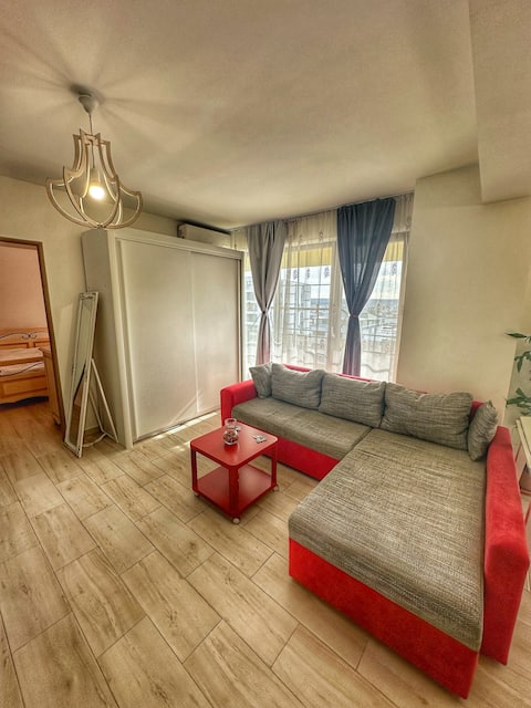 Apartment with Panoramic Balcony - Promenada Mall