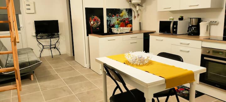 Studio indépendant avec terrasse privative