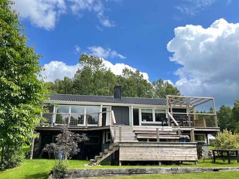 Rural location by nice swimming lake with fishing opportunities