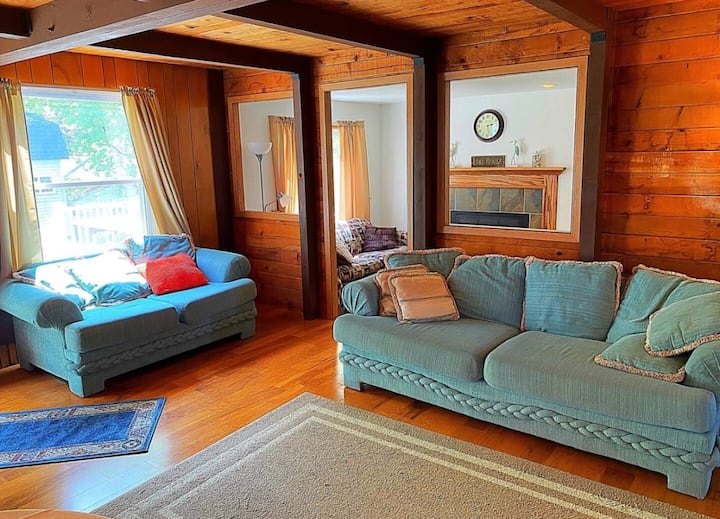 A Sunnyside Getaway - Conneaut Lake, PA