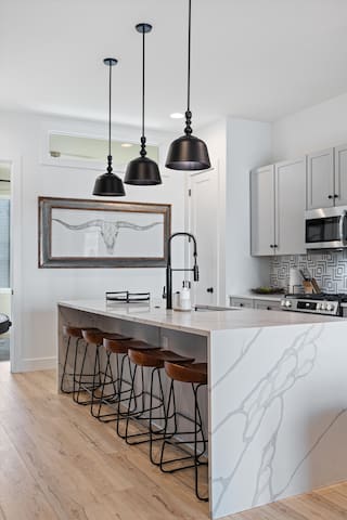 Blackstone 2 miles from Broadway