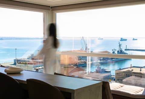 ABOVE suite | private rooftop| outdoor jacuzzi