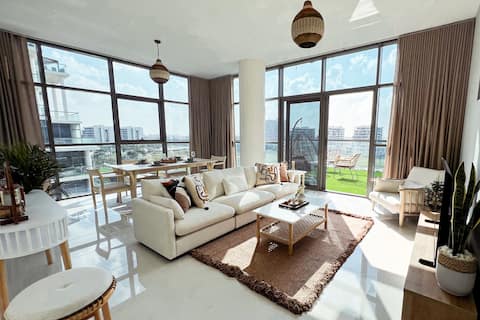 Successful Airbnb property: Spacious Lux Golf View Apartment in Al Hebiah Third