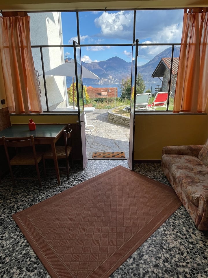 Old Stile Apartment With Lakeview & Garden - Premeno