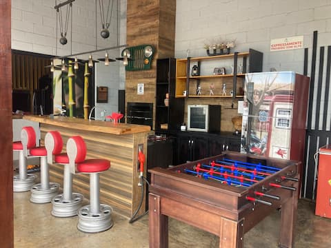 fully air-conditioned 10 minutes from downtown