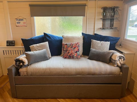 Popular Airbnb listing: Cosy Cabin Retreat & Pendle Views optional Hot Tub in Hyndburn