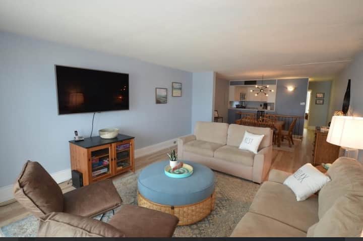 Charming Oceanfront Condo - Funland, Rehoboth Beach