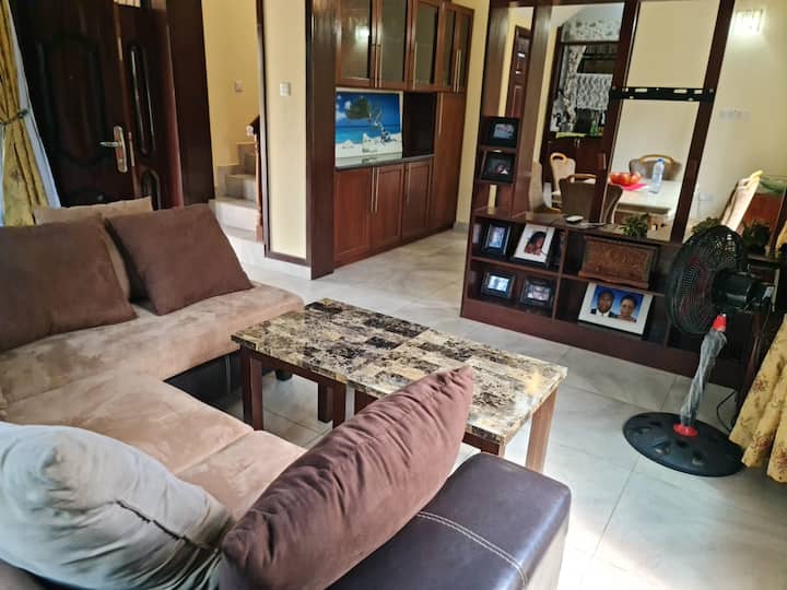 Cozy 5 Bedroom House - Tanzania