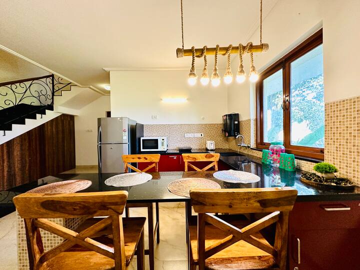 Dining area image 1