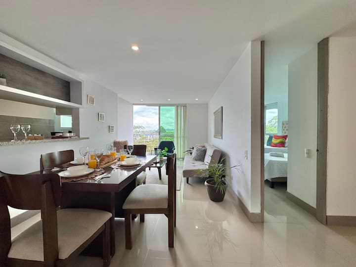 Comfy Apt: Near Everything & Well-Equipped