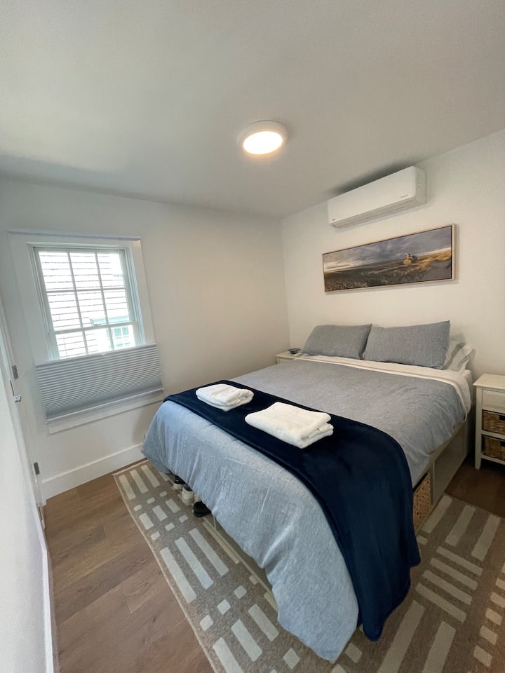 Საწოლი 152 × 203 სმ ჩაშენებული კარადით