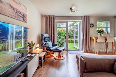 Popular Airbnb listing: Stylish garden flat in Glasgow’s West End in Glasgow City