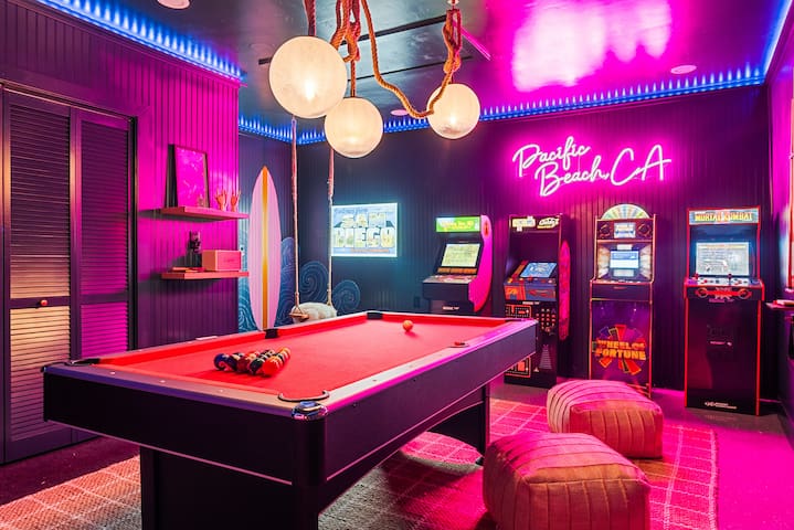 PB 5 Bed, Pool, Spa, Views, Games, Parking, LUX gallery image 4