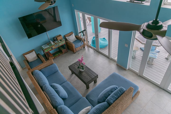 Luxury Ocean Front With Pool *Rainbow Charm* - The Bahamas