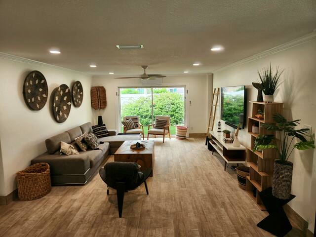 Private Beach-*Heated*Pool/Spa-Golf Cart Included! gallery image 4