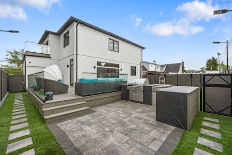Home in Valley Stream, Hempstead Near JFK/ Gym