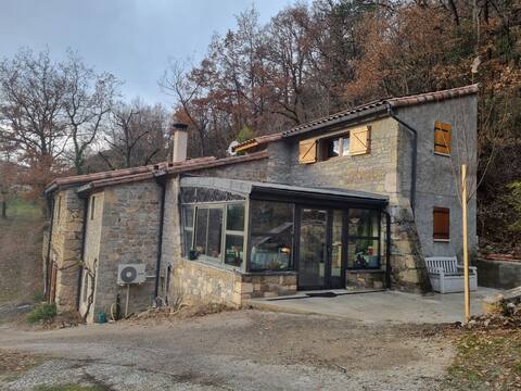 La Mordorée, old house with Jacuzzi
