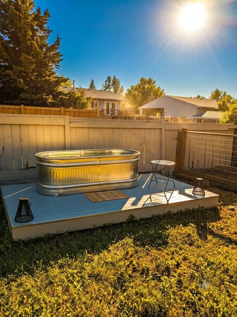 3Bed/3Bath Whole House •Fenced Yard • Dogs Welcome