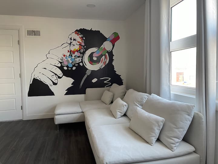 Perfect Home Away From Home With Big Tv/movie - Moose Jaw