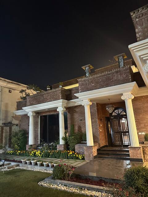 Exclusive 1.5 Kanal Fully Furnished Luxury Villa