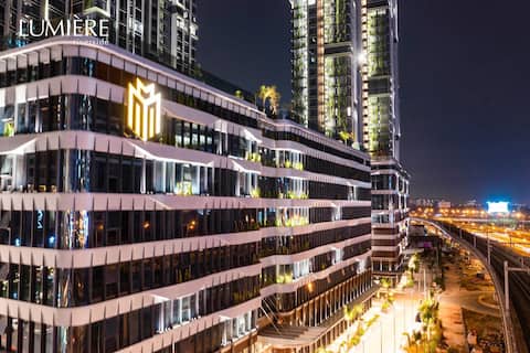 The Luxury Riverside Airbnb in Lumiere by Raymond