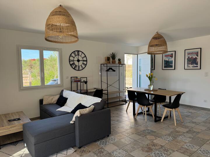 Villa Neuve, 6 Pers, St Privat, Terrasse, 2 Chbs - Ardèche