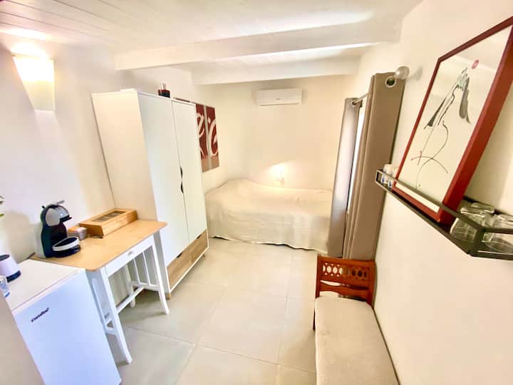 Bedroom with small double bed 