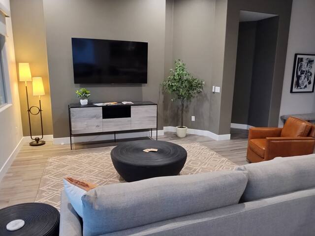 Mesquite Manor License #991957 gallery image 3