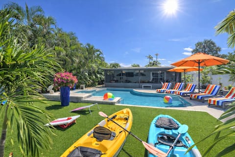 Sunny Escape • Heated Pool • Hot Tub • 1 Mi Beach