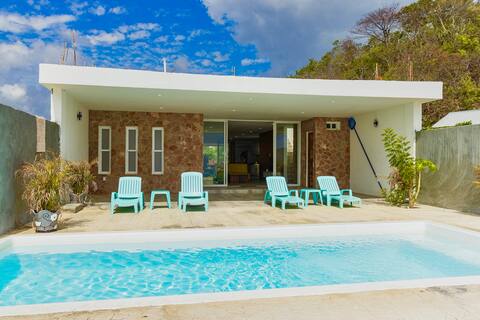 Beachfront Home with Private Pool in San Agustin