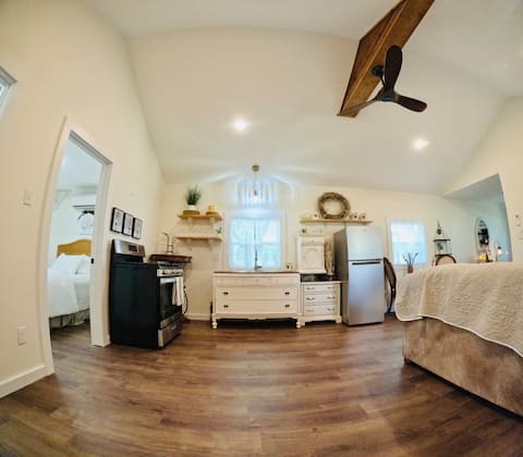 Top performing Airbnb: Owl's Nest Cottage in Tyler
