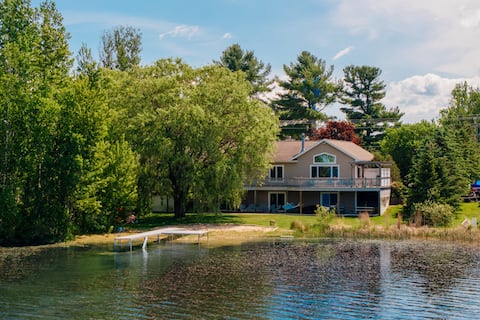 All Season Lakefront Luxury/HotTub/Sauna/Gameroom