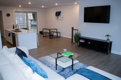 Luxurious Townhome near Washington DC