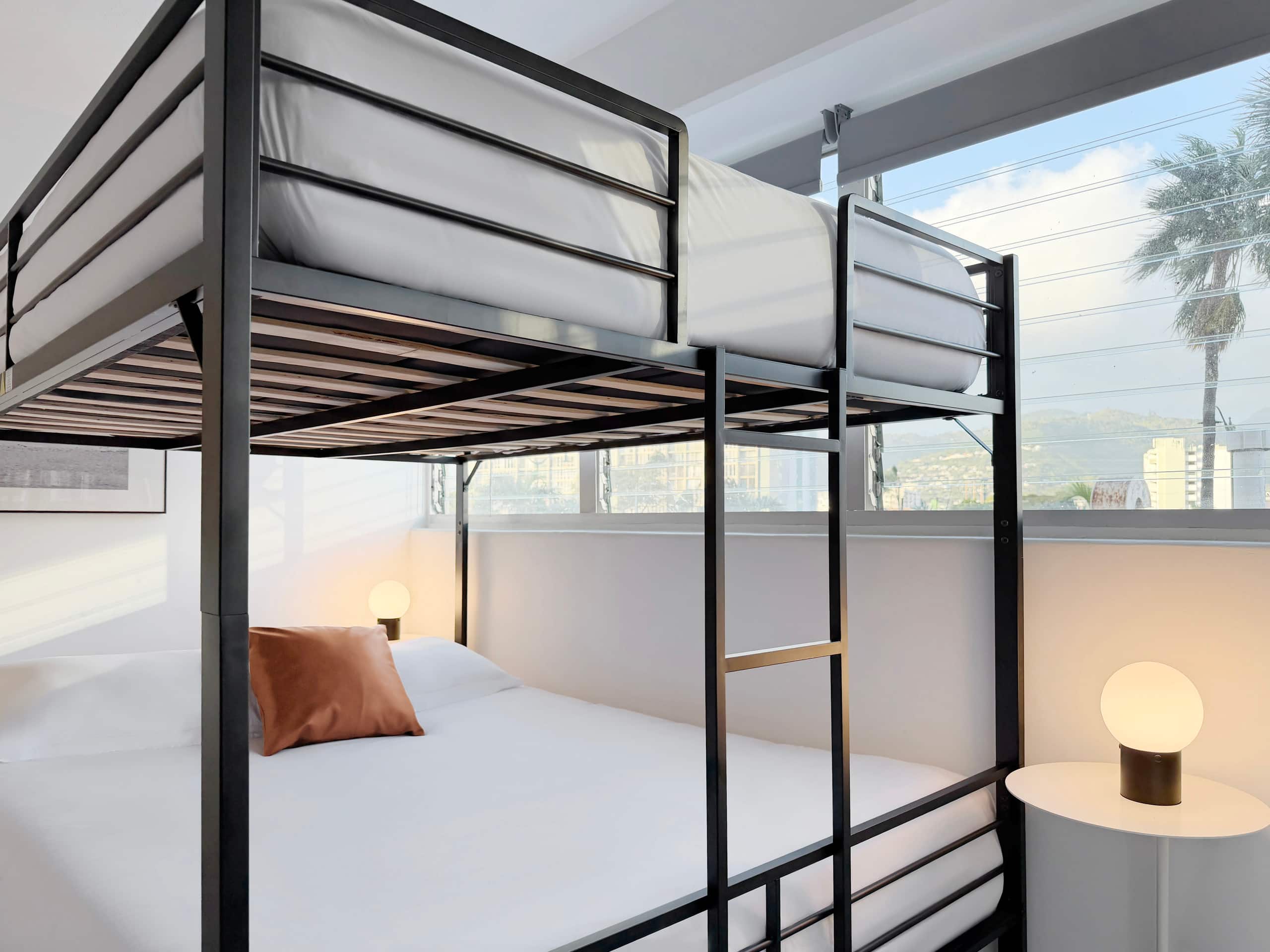 Alo + 2BR/2BA + Parking + Sleeps Up To 18 Guests! - Image 20