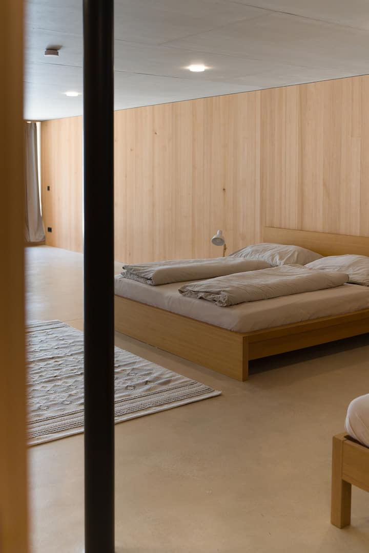 Schlafzimmer 8