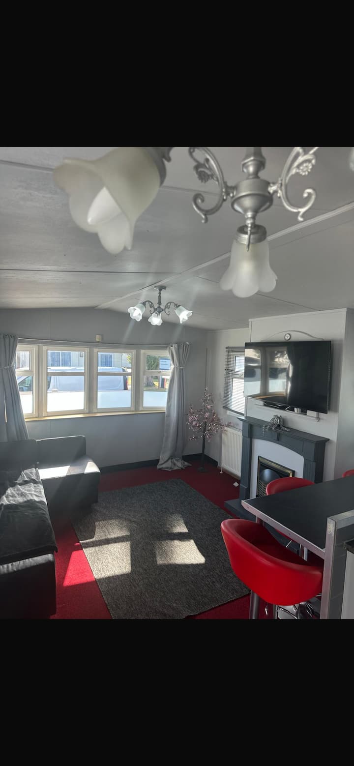 Cosy Caravan Near The Beach - Walton-on-the-Naze