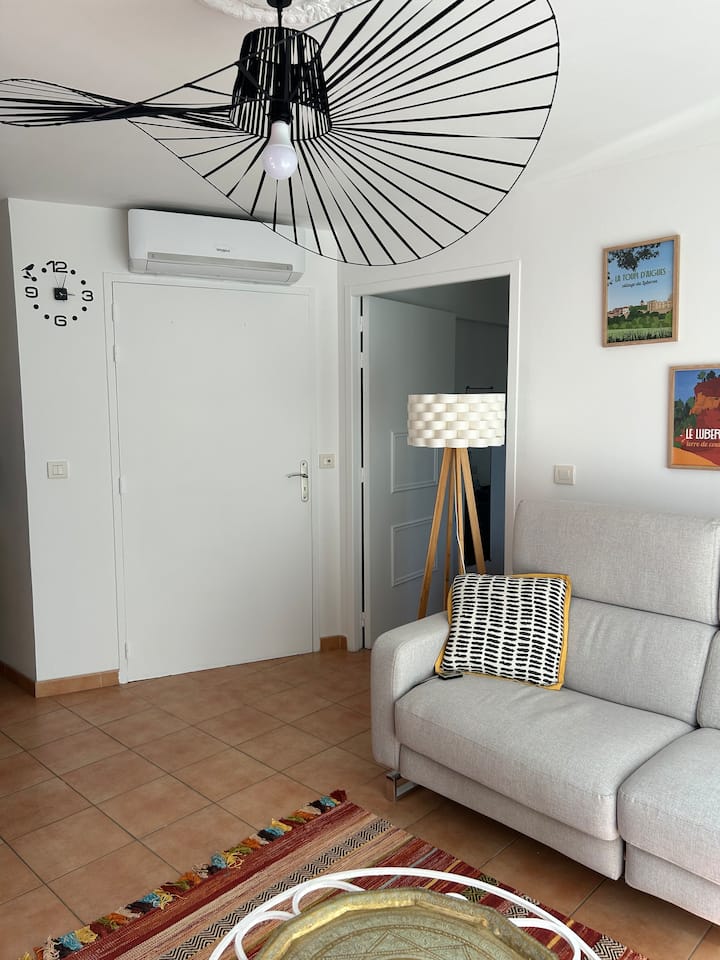 Maisonnette De Charme En Plein Cœur Du Luberon - Pertuis