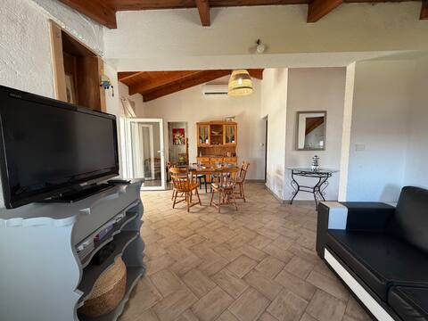 Popular Airbnb listing: Vendéen House, Garden | 2 km from the Sea in L'aiguillon Sur Mer