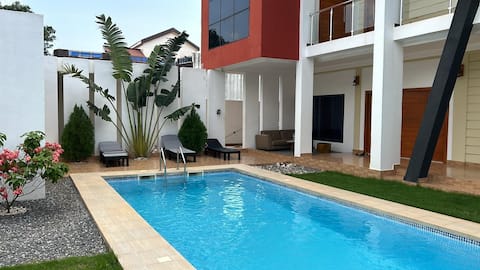 Entire villa with pool (very close to Cotonou)