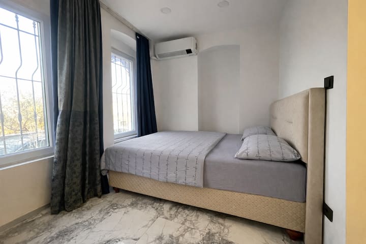 Comfort Studio · King Bed · Kitchen - Cihangir