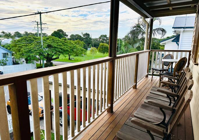 Quiet, large & close to CBD, Restaurants & Airport gallery image 2