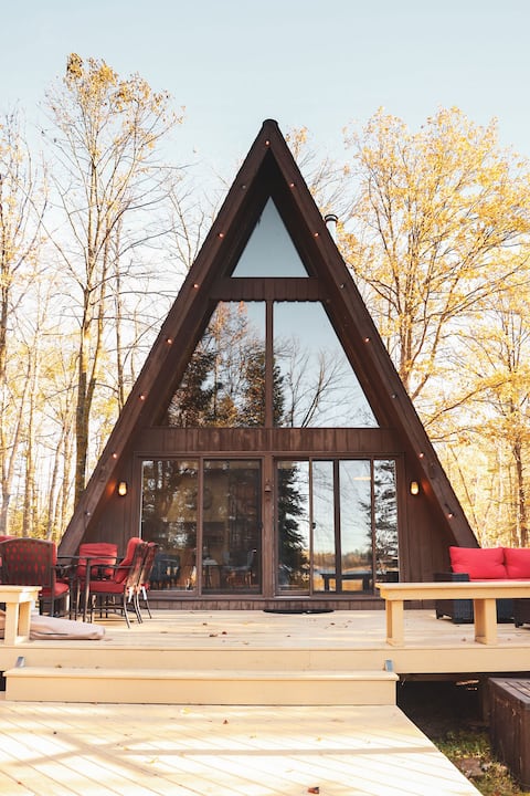 Cozy Gnome A-Frame on the Lake with Sauna