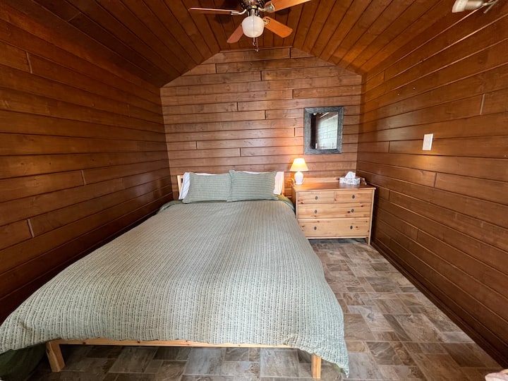 საძინებელი 4