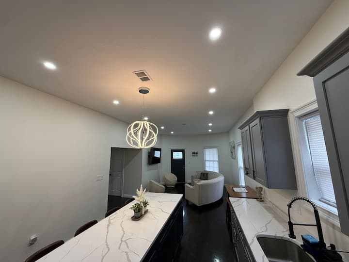 Perfect 4-bedroom House In Delightful Neighborhood - Quincy, MA