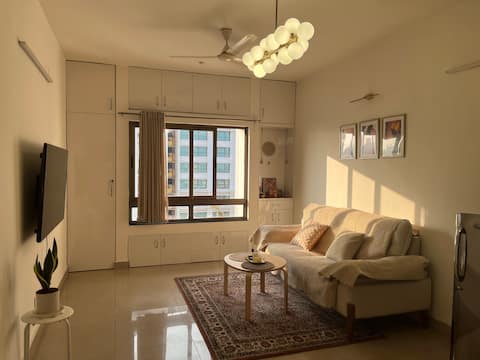 European Stay-Private Bedroom in 1BHK Flat